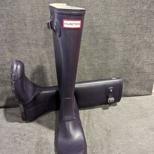 Hunter rain boots, matte purple, size 8
